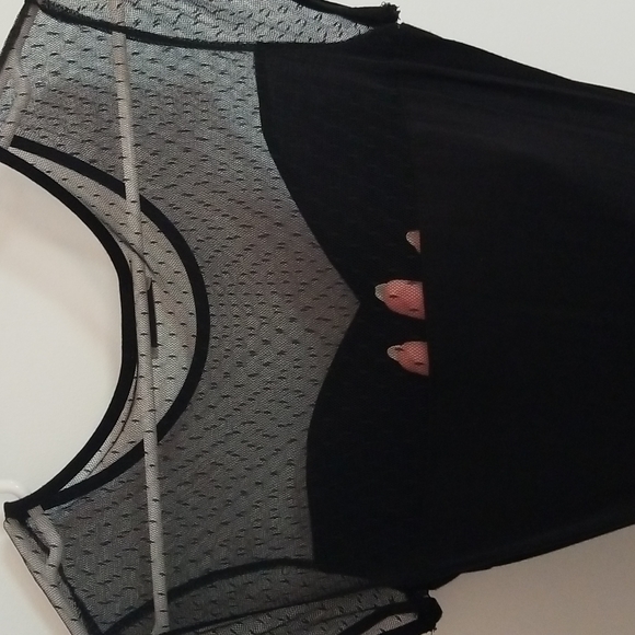 Black short sleeve shirt. Smart Set size Medium. - Picture 4 of 4